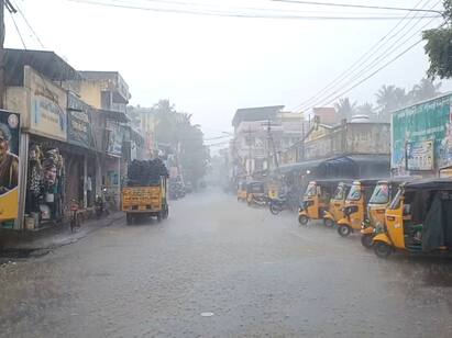 TN Rain Mayiladuthurai deserted due to heavy rain TNN TN Rain: கனமழை காரணமாக வெறிச்சோடிய மயிலாடுதுறை - 411 மில்லி மீட்டர் மழை பதிவு