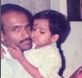 இந்திய கிரிக்கெட் அணியின் கேப்டனான ஹிட்மேன் ரோஹித் சர்மாவின் குழந்தைப்பருவ புகைப்படம்.