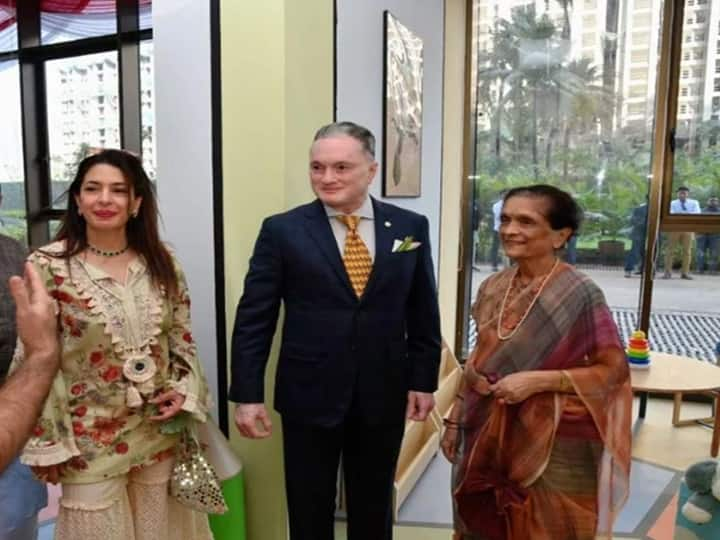 Gautam Singhania Divorce: रेमंड चेयरमैन और एमडी गौतम सिंघानिया ने सोमवार को अपनी पत्नी नवाज मोदी से अलग होने का ऐलान कर दिया. उन्होंने सोशल मीडिया एक्स और इंस्टाग्राम के जरिए यह जानकारी दी.