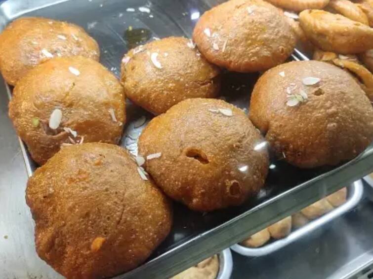 Ragi Loaf Kachori Recipe Procedure Ragi Loaf Kachori : உடல் எடையும் குறையணும்.. ஸ்நாக்ஸும் சாப்பிட்டு என்ஜாய் பண்ணனுமா? கேழ்வரகு ரொட்டி கச்சோரி ரெசிபி இதோ