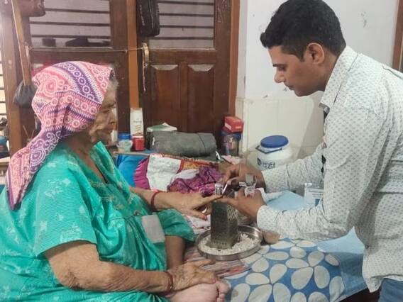 Rajasthan Election 2023: राजस्थान विधानसभा चुनाव के लिए होम वोटिंग शुरू, इस डेट तक कर सकेंगे मतदान Rajasthan Election 2023: राजस्थान विधानसभा चुनाव के लिए होम वोटिंग शुरू, इस डेट तक कर सकेंगे मतदान