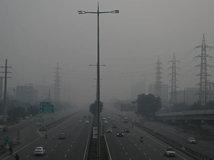 Gurugram Air Pollution: गुरुग्राम में प्रदूषण का कहर, लोगों की बढ़ी परेशानी, स्कूल बंद करने के आदेश वापस Gurugram Air Pollution orders to close schools withdrawn by district administration ANN Gurugram Air Pollution: गुरुग्राम में प्रदूषण का कहर, लोगों की बढ़ी परेशानी, स्कूल बंद करने के आदेश वापस