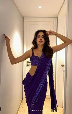 Janhvi Kapoor: ਜਾਹਨਵੀ ਕਪੂਰ ਨੇ ਸਾੜੀ ਪਾ ਕੇ ਦਿਖਾਏ ਆਪਣੇ ਕਰਵ, ਤਸਵੀਰਾਂ ਦੇਖ ਕੇ ਪ੍ਰਸ਼ੰਸਕ ਹੋ ਗਏ ਪਾਗਲ
