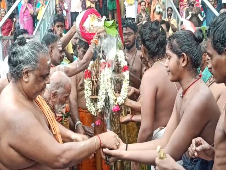 மயிலாடுதுறை சிவாலயங்களில் இருந்து காவிரி துலாக்கட்டத்தில் எழுந்தருளிய பஞ்சமூர்த்திகள்