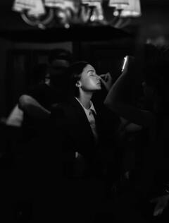 राहा की मम्मी का ये इंटेंस लुक उड़ा देगा आपके होश, Jigra के सेट से सामने आई Alia Bhatt की तस्वीरें