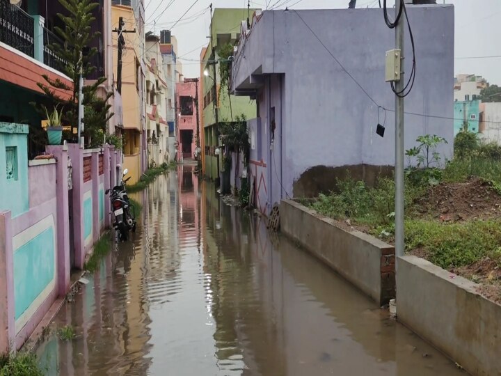 TN Rain: இரவில் கொட்டி தீர்த்த கனமழை...குடியிருப்பு சாலைகளில் தேங்கிய மழை நீரால் மக்கள் அவதி