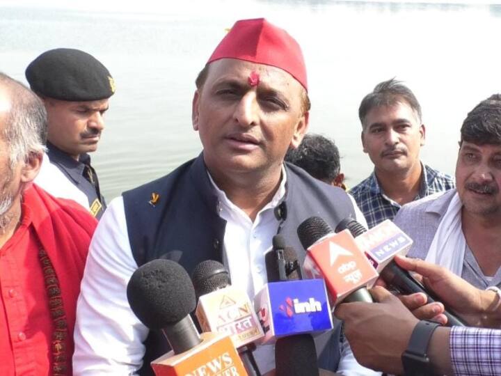 Akhilesh Yadav statement on caste census said BJP is playing with Constitution Caste Census: 'संविधान से खेल रही है BJP...' जातीय जनगणना को लेकर बरसे सपा अध्यक्ष अखिलेश यादव