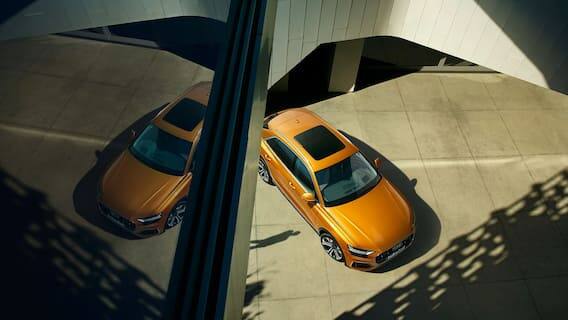 Audi Q8 ફેસલિફ્ટ 2024ની શરૂઆતમાં લોન્ચ કરવામાં આવશે. તેમાં 3.0-લિટર ટર્બો-પેટ્રોલ એન્જિન હશે. તેની સંભવિત કિંમત 1.10 કરોડ-1.40 કરોડ રૂપિયા છે.