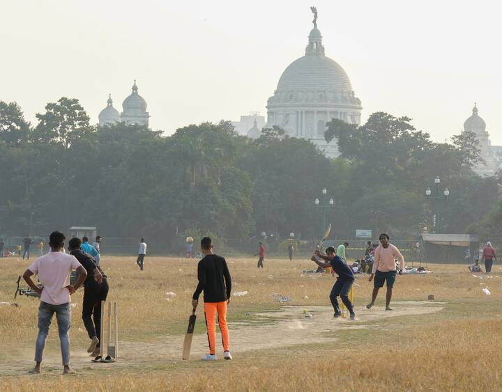 শনিবারেও বিক্ষিপ্তভাবে হালকা বৃষ্টির সম্ভাবনা উপকূল ও সংলগ্ন জেলাগুলিতে।