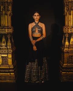 Priya Prakash Varrier: ఎక్స్‌పోజింగ్‌కు సై అంటున్న మలయాళ కుట్టి