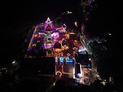 सिंधुदुर्ग: कुणकेश्वर मंदिर दीपोत्सवाने उजळला, 21 हजार पणत्या प्रज्वलित; पाहा फोटो