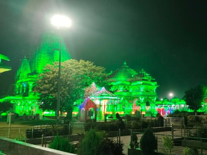 Rajsamand Nathdwara Annakoot Mahotsav held in Shrinathji Temple And grand lighting in Chittorgarh Sanwaliya Seth on Diwali Ann Diwali 2023: दिवाली पर श्रीनाथजी मंदिर में हुआ अन्नकूट महोत्सव, रंग-बिरंगी लाइटिंग से सजा सांवलिया सेठ का दरबार