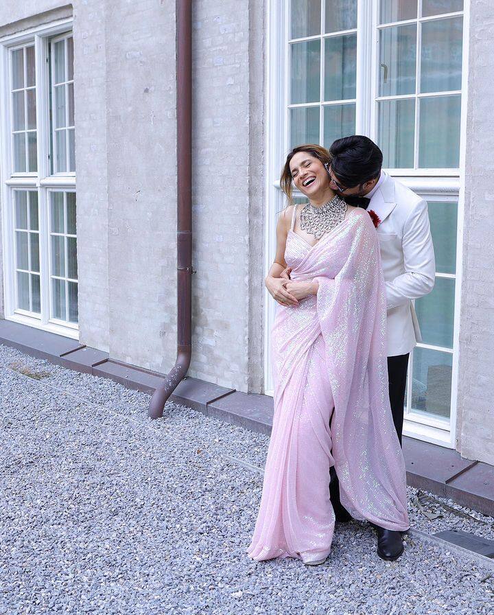 अभिनेत्री पती विकी जैनसोबत घरात आली आहे. मात्र, घरात प्रवेश करताच या दोघांमध्ये जोरदार भांडण होते.