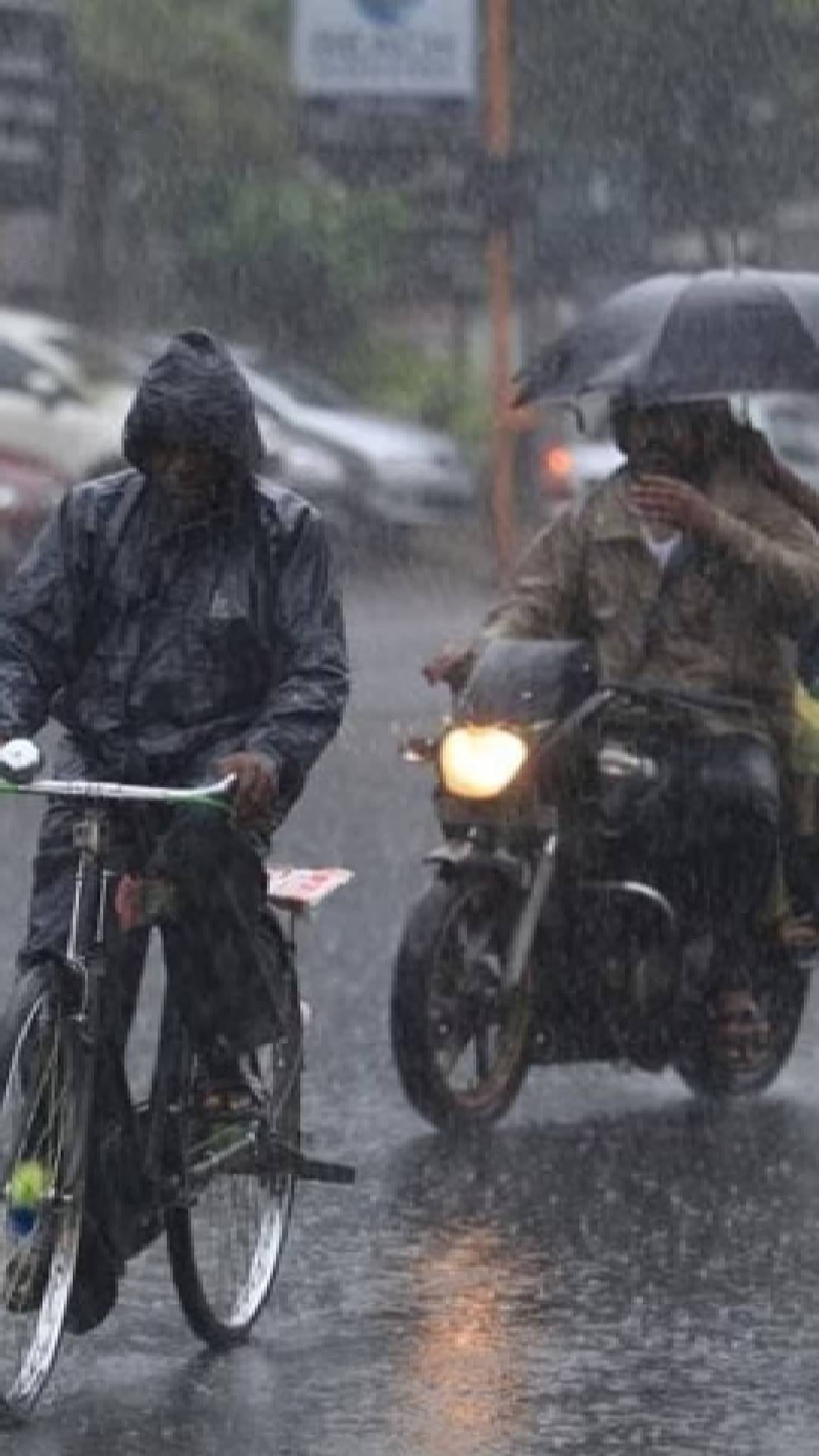 Weather news: तमिलनाडु के नागपट्टिनम के विभिन्न हिस्सों में हुई तेज बारिश #shortsvideo