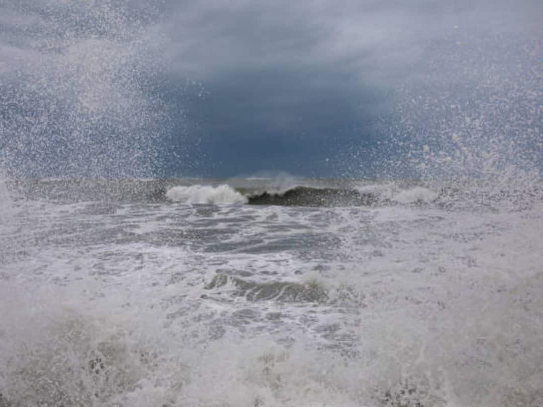 Heavy Rains Likely Andhra Pradesh Next 2 Days As Low Pressure In Bay of Bengal Expected To Intensify Depression Heavy Rains Likely In Andhra For Next 2 Days As Low Pressure In BoB Expected To Intensify Into Depression