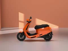 Electric Scooters: बहन को भाई दूज पर कुछ अच्छा गिफ्ट देना है ... तो बिना पॉल्यूशन वाले ये इलेक्ट्रिक स्कूटर हैं ना!