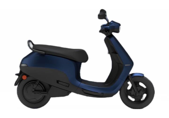 Electric Scooters: અત્યારે દિવાળીના તહેવારોના માહોલ છે, લોકો જબરદસ્ત રીતે વાહનોની ખરીદી કરી રહ્યાં છે, જો તમે પણ એક સારુ ઇલેક્ટ્રિક સ્કૂટર ખરીદવાનું પ્લાનિંગ બનાવ્યુ છે, તો આ સ્ટૉરી કામની છે. જો બજેટનું ટેન્શન ન હોય. તો આ વખતે ભાઈ બીજના તહેવાર પર, તમે તમારી બહેનને એક સારા ઇલેક્ટ્રિક સ્કૂટરની ગિફ્ટ આપી શકો છે, અહીં જુઓ બેસ્ટ ઓપ્શન.....