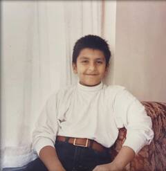 बचपन में ऐसे दिखते हैं आपके फेवरेट सेलेब्स, बताइए कौन है आलिया और कौन शाहरुख ख़ान