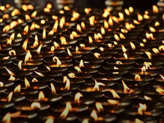 ચોથો સૌથી વધુ પૂછવામાં આવતો સવાલ એ હતો કે દિવાળી પર લક્ષ્મી પૂજા શા માટે કરવામાં આવે છે?