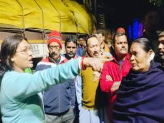 नवादा में हथियार के साथ बस में घुसे बदमाश, यात्रियों से गहने, रुपये और मोबाइल लूटे, नहीं पहुंची पुलिस