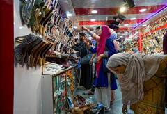 In Pics: चांदनी चौक से लेकर सरोजिनी, ये हैं दिल्ली के 7 सबसे सस्ते मार्केट, देखें लिस्ट