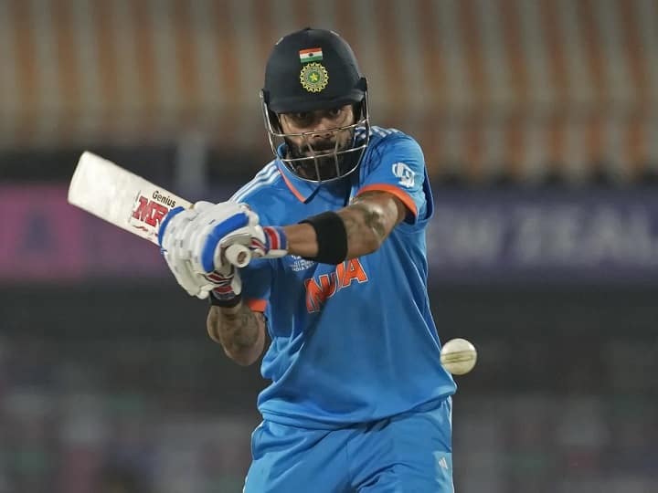 Indian Fans Waiting for Virat kohli 50th ODIs Century in IND vs NZ World Cup 2023 Semifinal Sachin Tendulkar Record IND vs NZ: क्या आज सचिन के वनडे शतकों का रिकॉर्ड तोड़ देंगे विराट? पूरे देश को है किंग कोहली के 50वें शतक का इंतजार