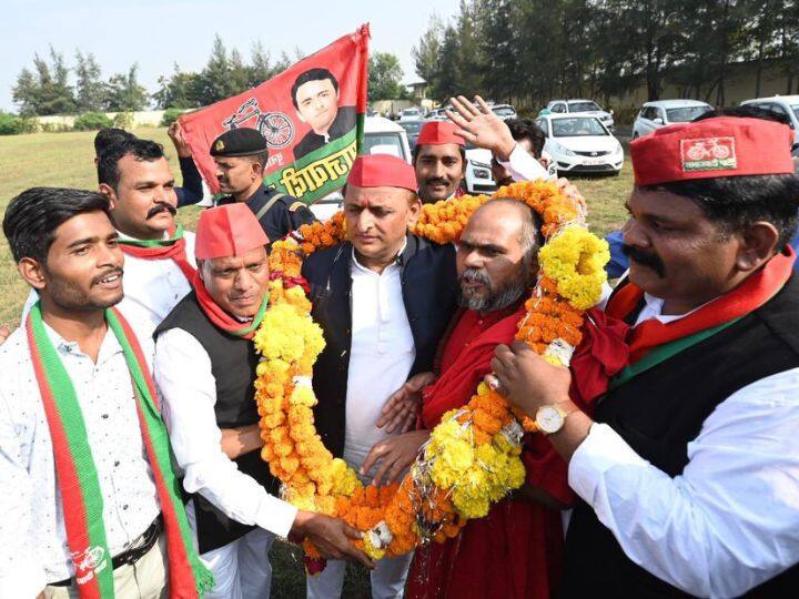 Madhya Pradesh Assembly Election 2023 no supporters of samajwadi party in Shivraj Singh Chouhan Budhni akhilesh yadav returned without rally ann MP Election 2023: शिवराज के गढ़ में मिर्ची समर्थकों का टोटा, बिना सभा किए बैरंग लौटे सपा प्रमुख अखिलेश यादव