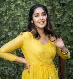 Anikha Surendran Photos : குழந்தை நட்சத்திரம் டூ நடிகை..அனிகா சுரேந்திரனின் க்யூட் போட்டோஸ்!