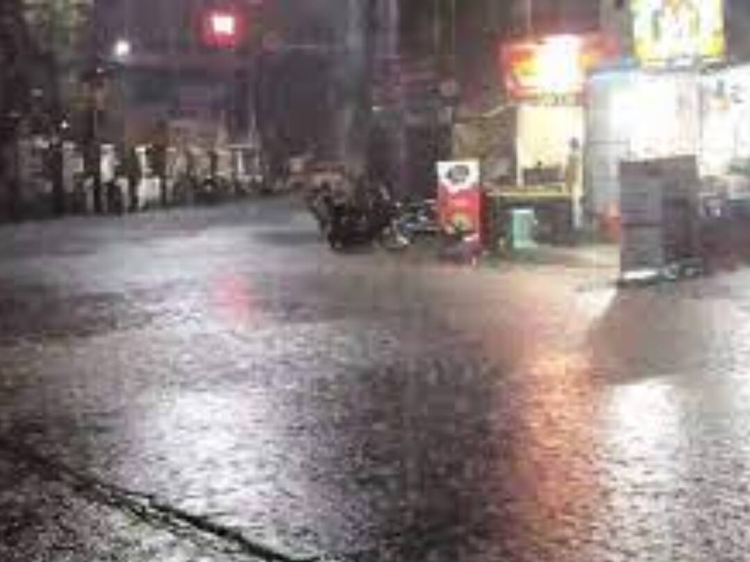 Rain Alert :அடுத்த 3 மணி நேரத்தில் இடியுடன் கூடிய மழைக்கு வாய்ப்பு.. எந்தெந்த மாவட்டங்களில் தெரியுமா? Chance of rain in 11 districts in next 3 hours in Tamil Nadu Rain Alert :அடுத்த 3 மணி நேரத்தில் இடியுடன் கூடிய மழைக்கு வாய்ப்பு.. எந்தெந்த மாவட்டங்களில் தெரியுமா?