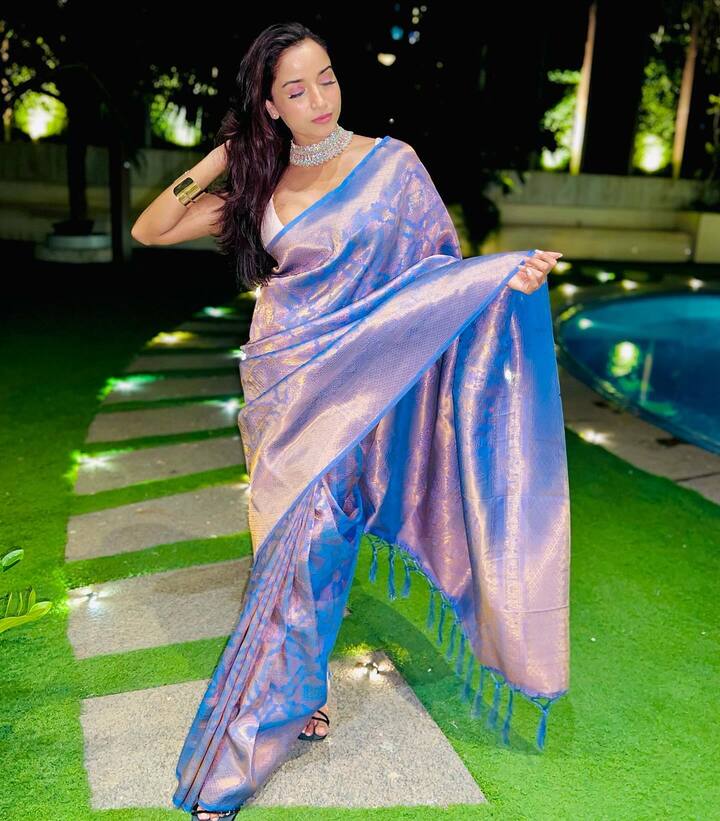 તેની આ તસવીરો ઈન્ટરનેટની દુનિયામાં આગની જેમ ફેલાઈ રહી છે. ચાહકો દરેક તસવીર પર પ્રેમ વરસાવી રહ્યા છે.