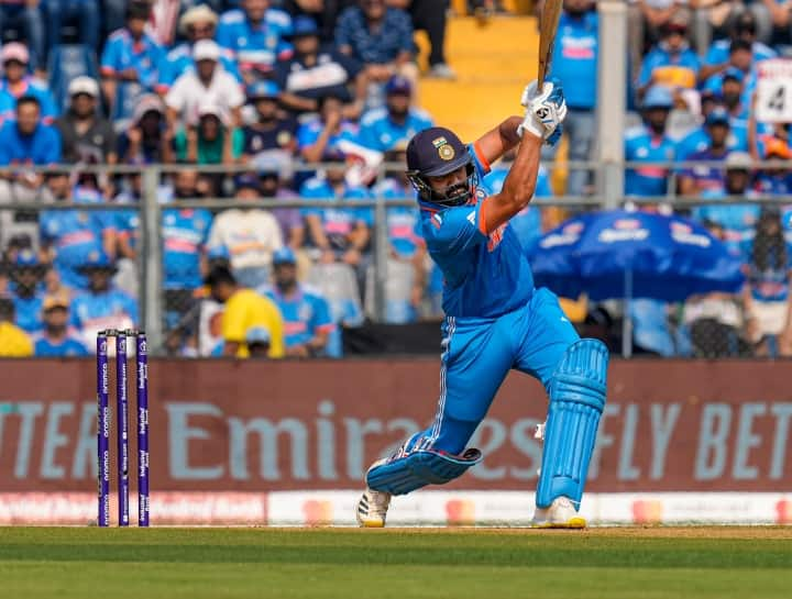 World Cup 2023 Semifinal IND vs NZ Rohit Sharma complete 50 sixes in World Cup and broke Chris Gayle's record World Cup Semifinal: वर्ल्ड कप में रोहित शर्मा ने लगाया छक्कों का अर्धशतक, ऐसा करने वाले बने दुनिया के पहले बल्लेबाज