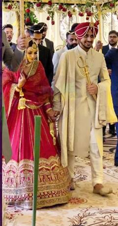 Laddi Chahal: ਵਿਆਹ ਦੇ ਬੰਧਨ 'ਚ ਬੱਝੇ ਲਾਡੀ ਚਾਹਲ, ਪਤਨੀ ਨਾਲ ਖੂਬਸੂਰਤ ਤਸਵੀਰਾਂ ਆਈਆਂ ਸਾਹਮਣੇ