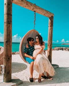 Anshula Kapoor Pics: बॉयफ्रेंड के बर्थडे पर अर्जुन कपूर की बहन अंशुला कपूर ने किस कर लुटाया प्यार, बोलीं - ‘मेरे हंसने की वजह तुम हो..’