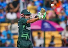 विश्वचषकानंतर पाकिस्तानमध्ये खळबळ, बाबर आझमने कर्णधारपद सोडलं