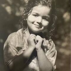 Rare Childhood Photos of Bollywood Celebs: ছোটবেলার ছবিতে ৮ বলিউড তারকা, ক্যাপশন না পড়ে দেখুন তো চিনতে পারেন কি না