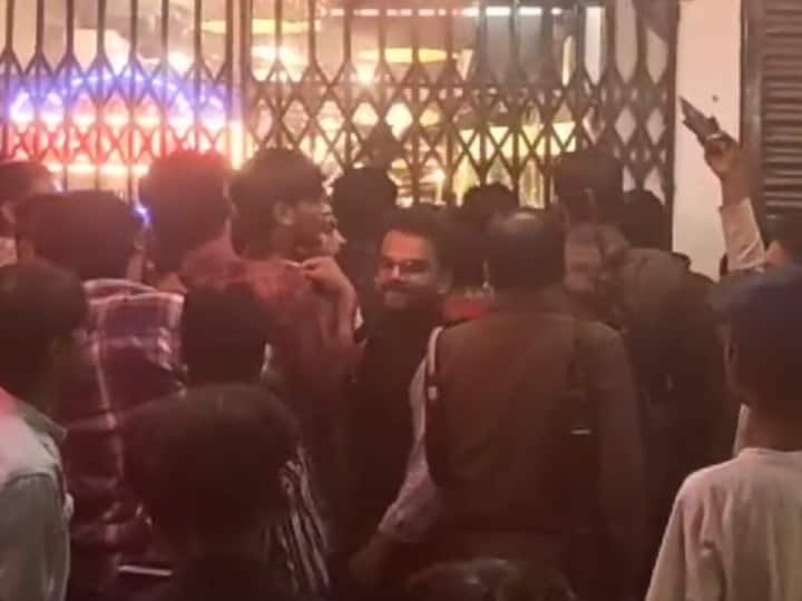 विराट कोहली की सेंचुरी पर होटल ने दिया ऑफर, बिरयानी खाने के लिए बेकाबू हुई भीड़, पुलिस आई