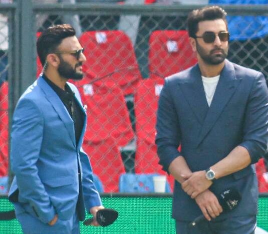 இந்த திரைப்படம் வரும் டிசம்பர் 1 ஆம் தேதி வெளியாகிறது. அனிமல் திரைப்படத்தை ப்ரொமோட் செய்வதற்காக இன்றைய உலகக் கோப்பை அரையிறுதி போட்டியின் ப்ரீ மேட்ச் நிகழ்ச்சியில் கலந்து கொண்டார் ரன்பீர்.