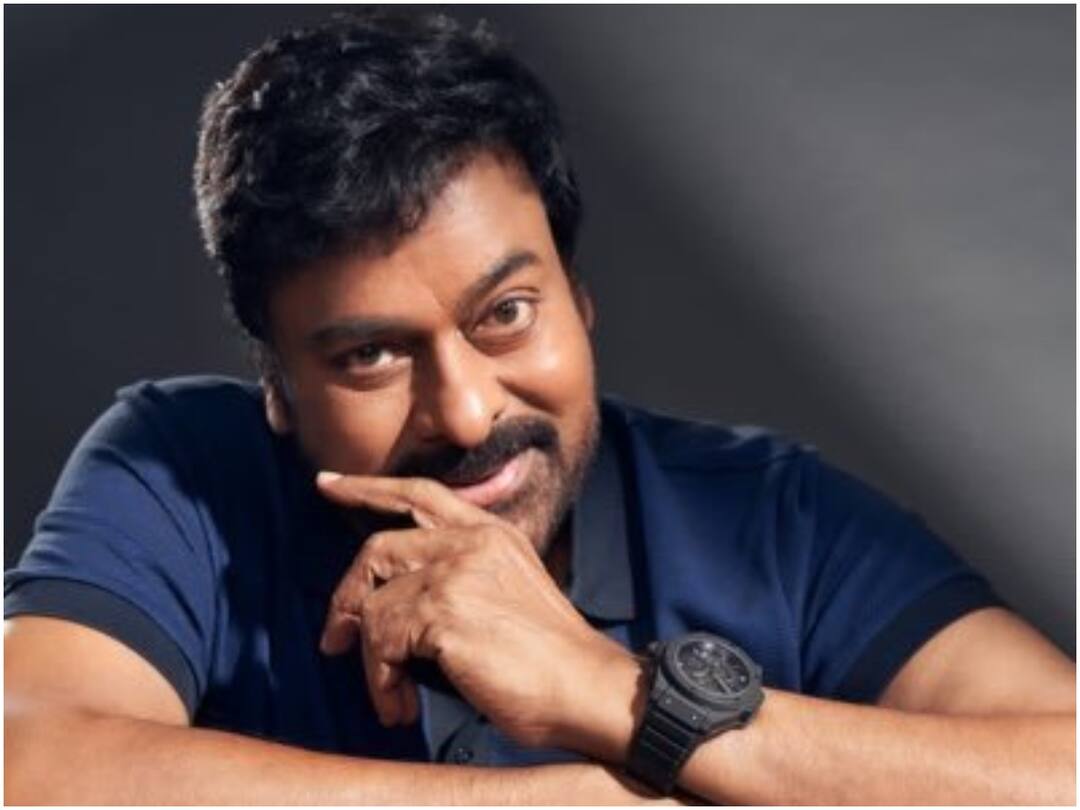 Chiranjeevi Dance Video : 'జవాన్' టైటిల్ సాంగ్కు మెగాస్టార్ డ్యాన్స్ - చిరుని ఎంకరేజ్ చేసిన చరణ్, వీడియో వైరల్! megastar chiranjeevi dances to shah rukh khans jawan title track video goes viral Chiranjeevi Dance Video : 'జవాన్' టైటిల్ సాంగ్కు మెగాస్టార్ డ్యాన్స్ - చిరుని ఎంకరేజ్ చేసిన చరణ్, వీడియో వైరల్!