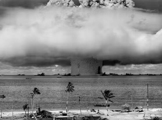 ਦੁਨੀਆ ਦਾ ਤੀਜਾ ਸਭ ਤੋਂ ਸ਼ਕਤੀਸ਼ਾਲੀ ਪਰਮਾਣੂ ਰਿਐਕਟਰ ਕੈਸਲ ਯਾਂਕੀ ਹੈ। ਅਮਰੀਕਾ ਨੇ ਵੀ ਇਸ ਬੰਬ ਨੂੰ ਕੈਸਲ ਪ੍ਰੋਜੈਕਟ ਦੇ ਤਹਿਤ ਤਿਆਰ ਕੀਤਾ ਸੀ, ਜਿਸ ਤੋਂ ਬਾਅਦ ਇਸ ਦਾ ਪ੍ਰੀਖਣ ਕੀਤਾ ਗਿਆ। ਇਸ ਦੇ ਵਿਸਫੋਟ ਦੀ ਸ਼ਕਤੀ 13 ਮੈਗਾਟਨ ਤੋਂ ਵੱਧ ਸੀ।