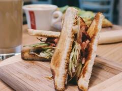 Crunchy Aloo Toast :மொறுமொறுப்பான உருளைக்கிழங்கு டோஸ்ட் ரெசிபி!