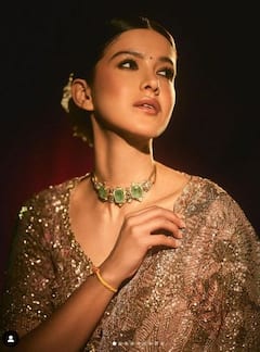 Shanaya Kapoor: ਸ਼ਨਾਇਆ ਕਪੂਰ ਨੇ ਗੋਲਡਨ ਸਾੜ੍ਹੀ ਅਤੇ ਬਲਾਊਜ਼ 'ਚ ਮਚਾਈ ਤਬਾਹੀ, ਪ੍ਰਸ਼ੰਸਕਾਂ ਨੇ ਕਿਹਾ- ਇੰਨਾ ਆਕਰਸ਼ਕ