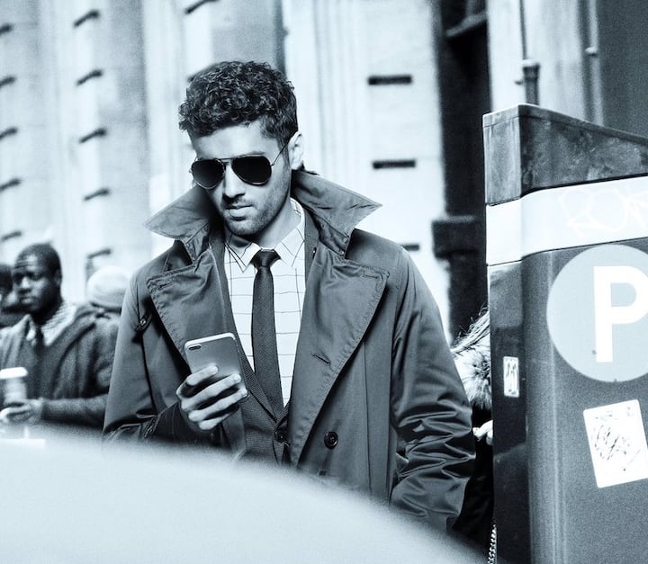 साल 2023 में रिलीज हुई 'गदर 2' में उत्कर्ष शर्मा के काम को बहुत पसंद किया गया और इस फिल्म ने बॉक्स ऑफिस पर छप्परफाड़ कमाई की. बॉलीवुड हंगामा के मुताबिक, 'गदर 2' ने भारत में 525 करोड़ रुपये का बिजनेस किया है.