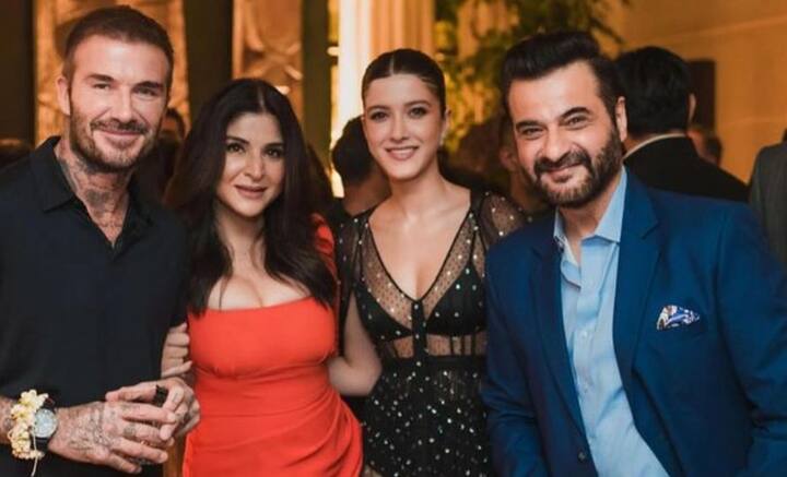 অভিনয়ের পাশাপাশি সোশ্যাল সার্কলও বজায় রাখেন সঞ্জয় কপূর। স্ত্রী এবং মেয়েকে নিয়ে বেকহ্যামের সঙ্গে দেখা করতে গিয়েছিলেন তিনিও।