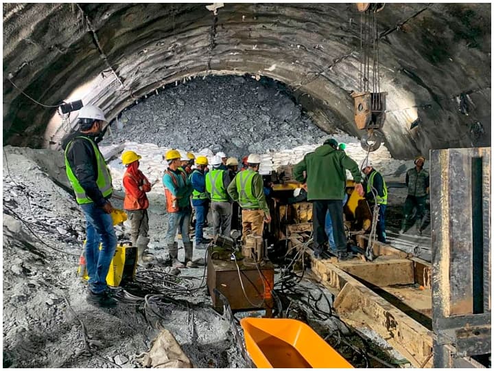 Uttarakhand Tunnel Accident Know about Most terrible tunnel accident Ever in history Read here all details उत्तराखंड टनल हादसा: अभी नहीं निकल पाए 40 मजदूर... जानिए पहले कब-कब टनल में दफन हो चुकी हैं जिंदगियां