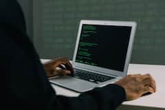 Deepfake Video: যা দেখছেন তা সত্যিই তো? আপনি ডিপফেক ভিডিওর শিকার নয়তো? এড়াবেন কীভাবে?