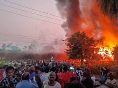 दरभंगा एक्सप्रेस कैसे अचानक बन गई 'द बर्निंग ट्रेन'? जानिए इटावा के डीएम ने क्या कहा