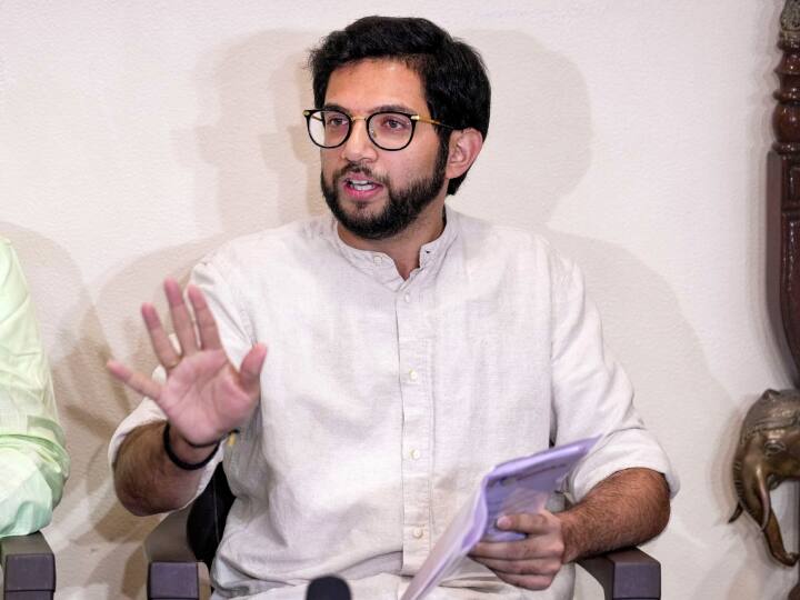Maharashtra News: आदित्य ठाकरे ने इन परियोजनाओं के पूरा होने और उद्घाटन में देरी को लेकर उठाए सवाल, लगाए ये आरोप Uddhav Thackeray Shiv Sena UBT Aaditya Thackeray questioned Eknath Shinde about MTHL project and Navi Mumbai Metro Maharashtra News: आदित्य ठाकरे ने इन परियोजनाओं के पूरा होने और उद्घाटन में देरी को लेकर उठाए सवाल, लगाए ये आरोप