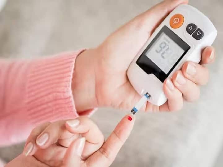 डायबटीज चेक करने के लिए यूज करते हैं Glucometer, तो ये बातें नजरअंदाज करना पड़ेगा भारी If you use Glucometer to check diabetes then you will have to ignore these things डायबटीज चेक करने के लिए यूज करते हैं Glucometer, तो ये बातें नजरअंदाज करना पड़ेगा भारी
