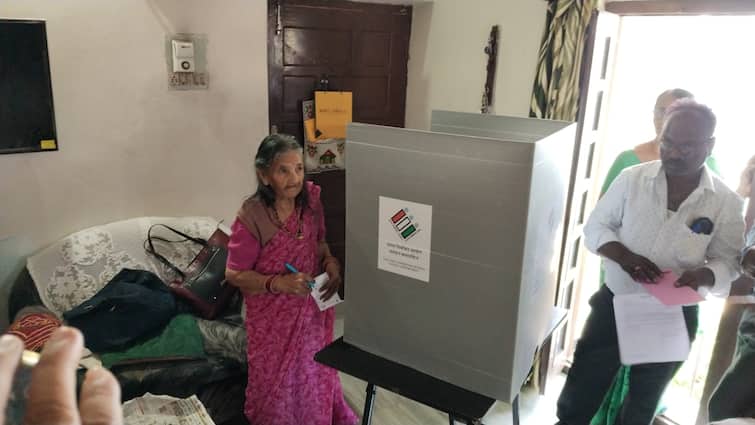 elders voted for first time by vote from home in Rajasthan assembly election 2023 Rajasthan Election News: 10-15 साल बाद मतदान कर रहे हैं लोग, वोट फ्रॉम होम वाले बुजुर्गों ने वोटिंग के बाद क्या-क्या कहा