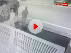 महंगी गाड़ियों से आईं, फिर गेट पर रखे गमले लेकर हुईं फरार, दो लड़कियों के कारनामे का VIDEO VIRAL